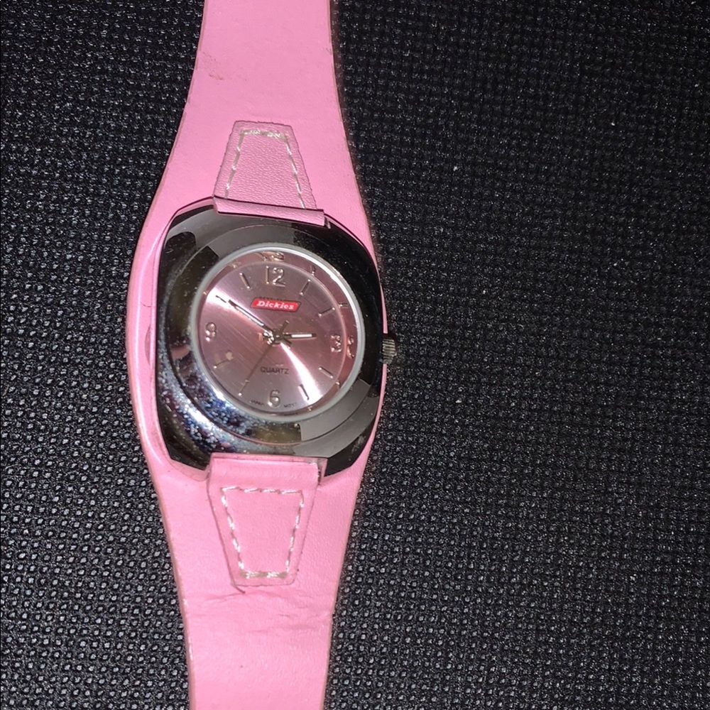 Dickies Pink Women's Watch needs battery